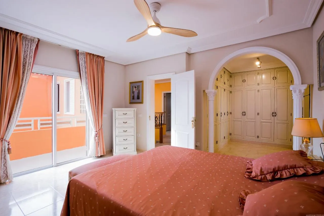 True Canarian 6 Bedrooms Villa With Hot Tub Callao Salvaje Spain
