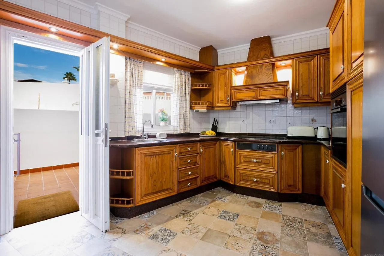 True Canarian 6 Bedrooms Villa With Hot Tub 卡亚俄萨尔瓦赫